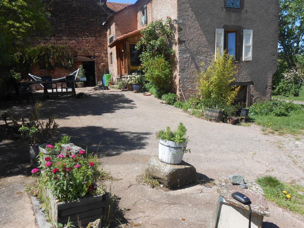 Gite Des Monts Saint-Izaire Exterior foto
