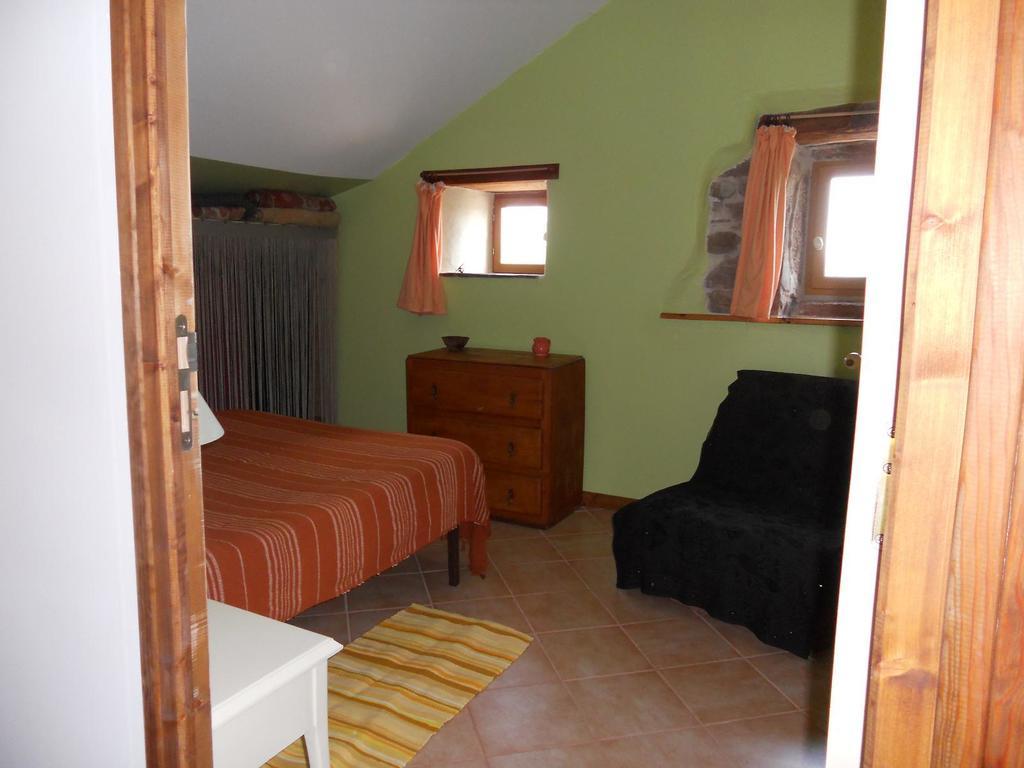 Gite Des Monts Saint-Izaire Quarto foto